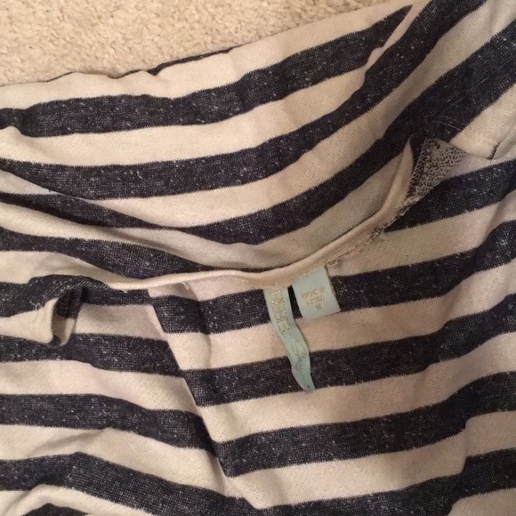 Hilo top with bling - Picture 3 of 4